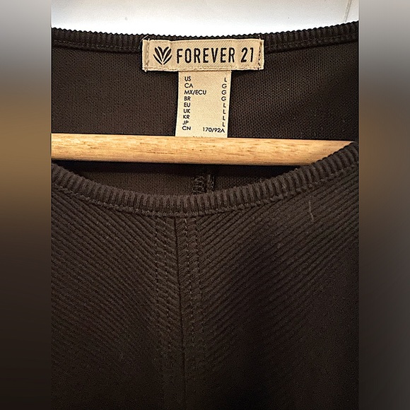 Textured Crop Top/Work-Out Crop - Picture 5 of 5